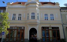 Zakarias Apartments