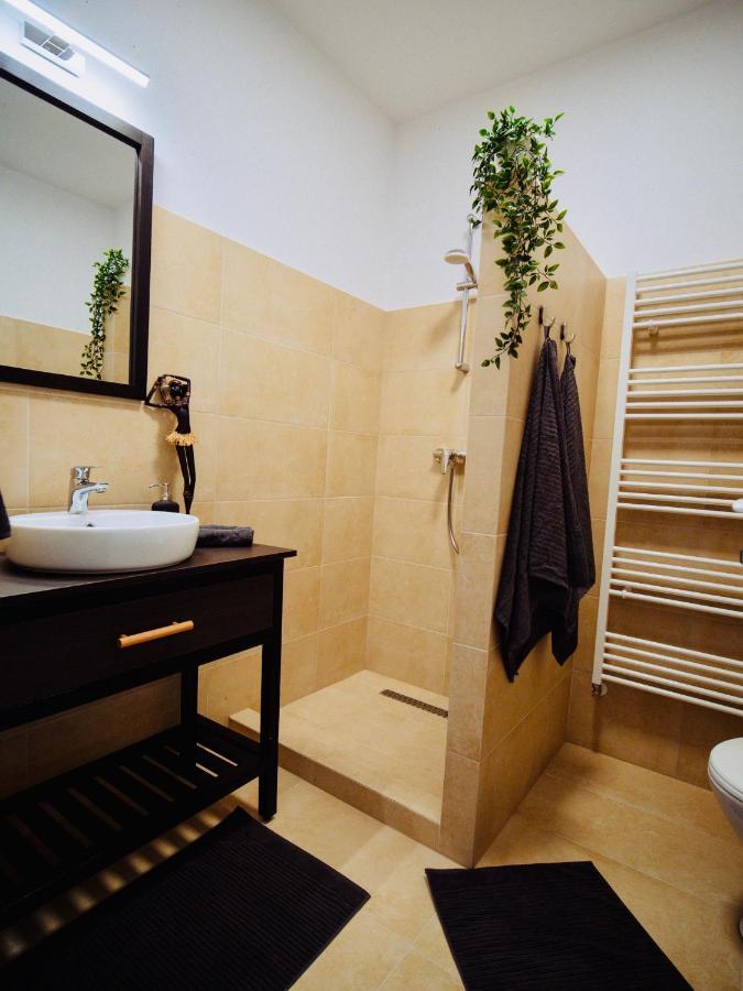Zakarias Apartments Csíkszereda Kültér fotó