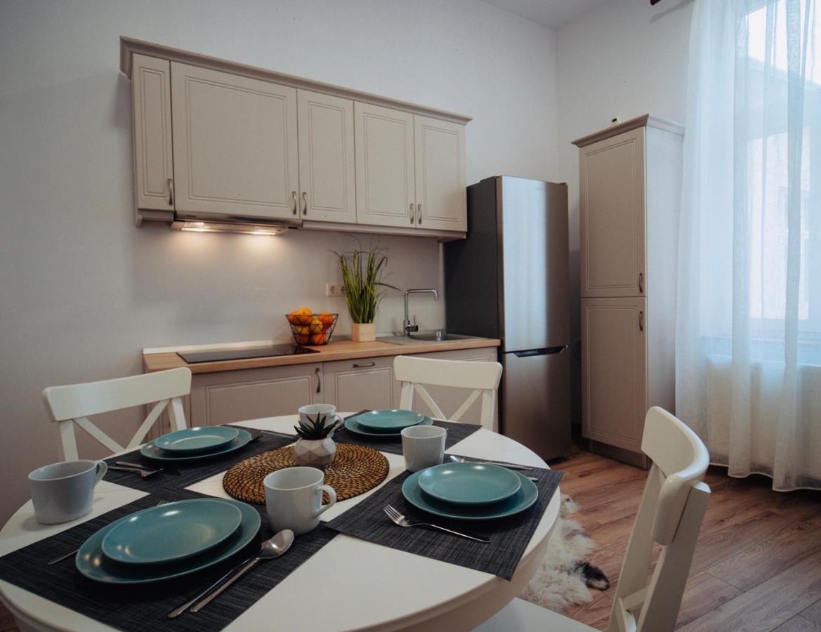 Zakarias Apartments Csíkszereda Kültér fotó