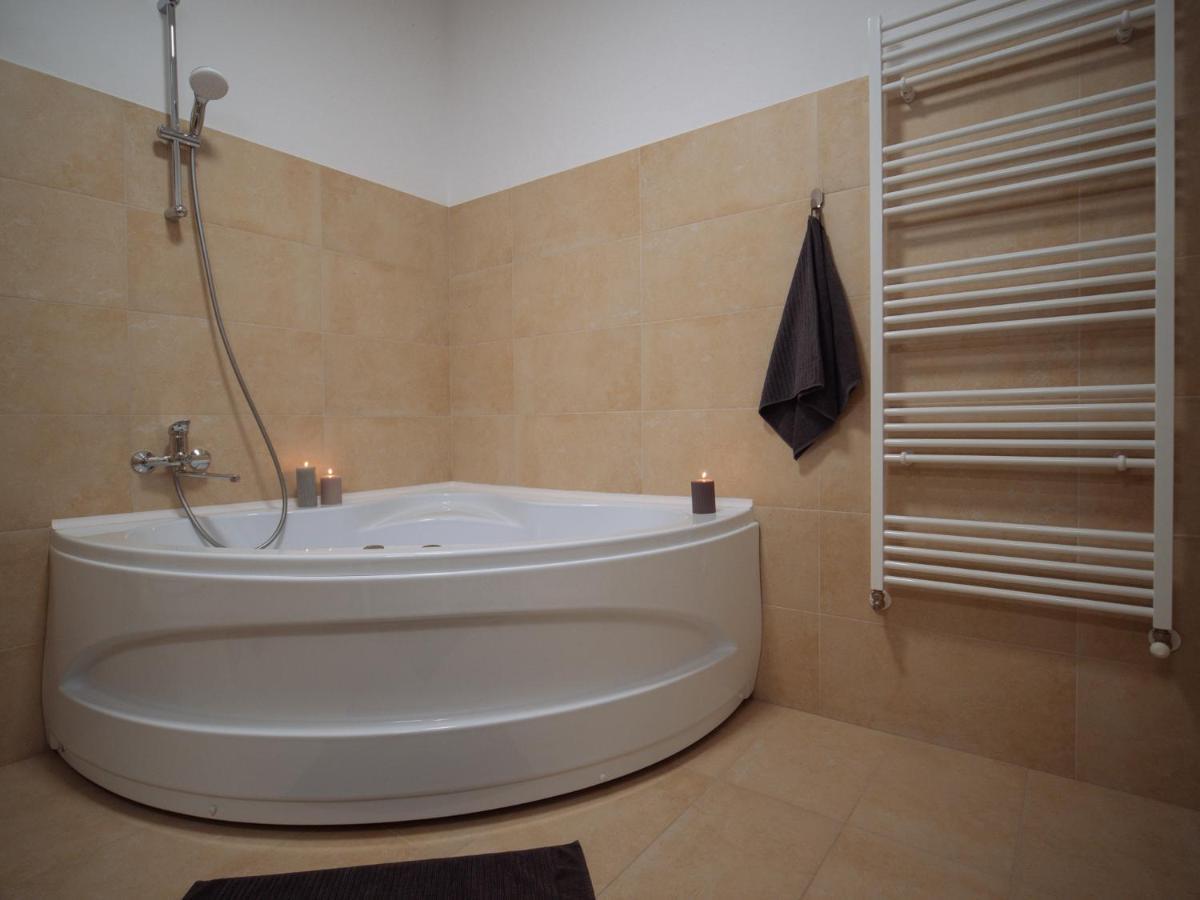 Zakarias Apartments Csíkszereda Kültér fotó